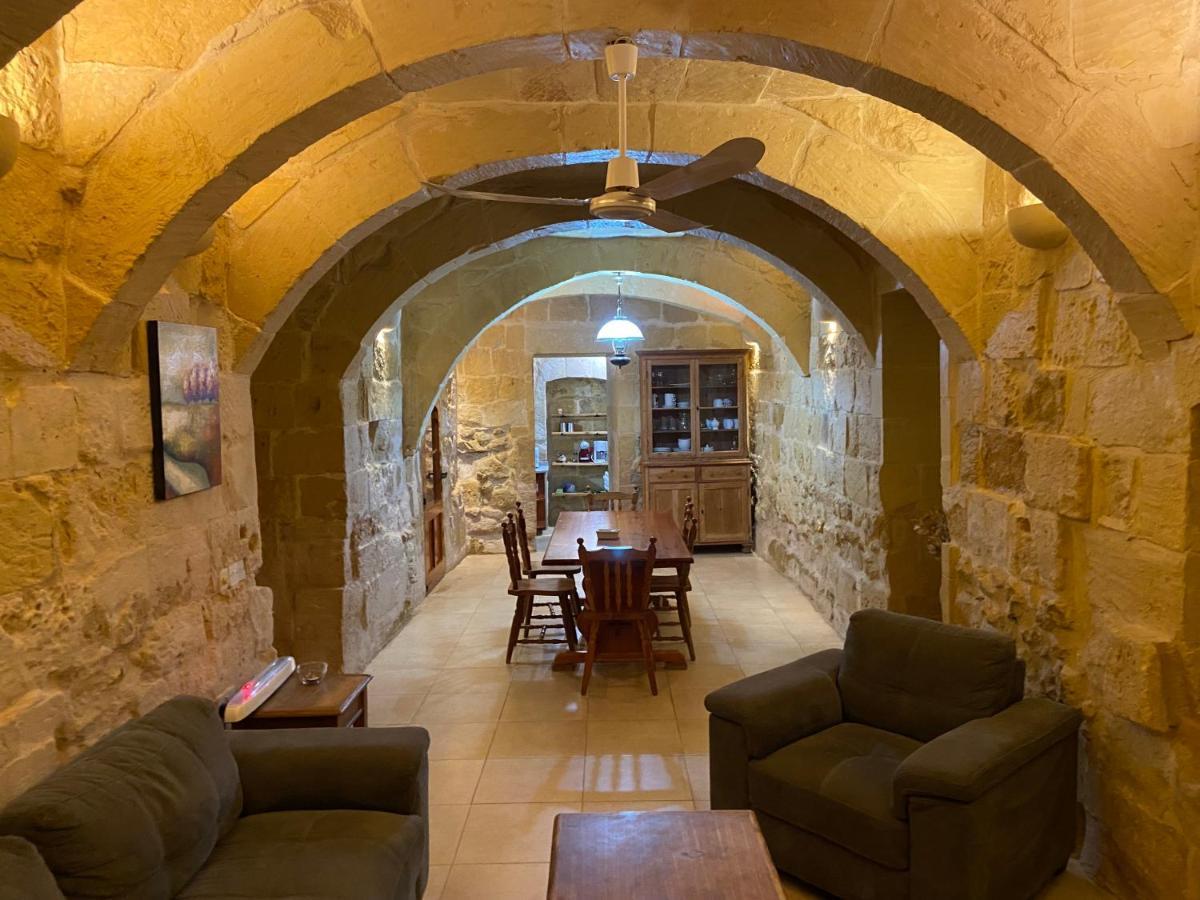 Farmhouse Razzett Cora Victoria Εξωτερικό φωτογραφία
