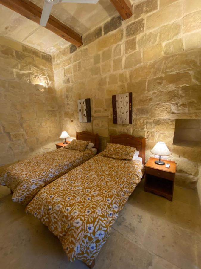 Farmhouse Razzett Cora Victoria Εξωτερικό φωτογραφία